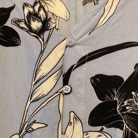 Floral Top with Tie- NEVER WORN - Picture 3 of 4